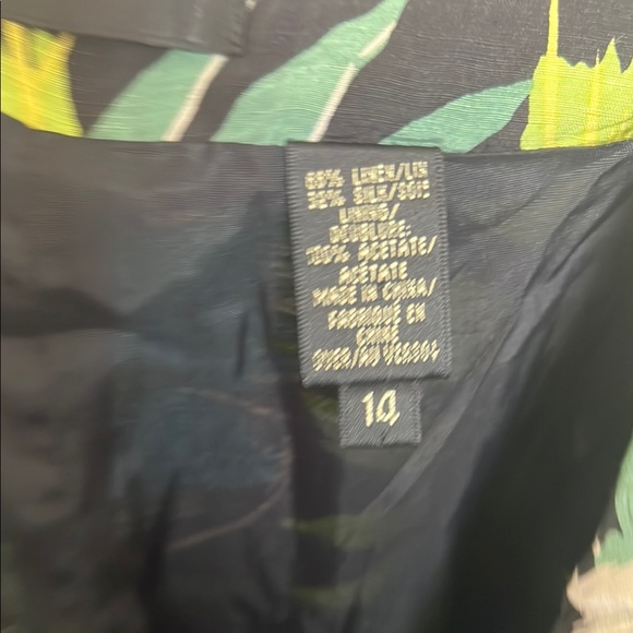 Tropical Leaf Print Women's Cropped Pants from Dana Buchman - Picture 6 of 8